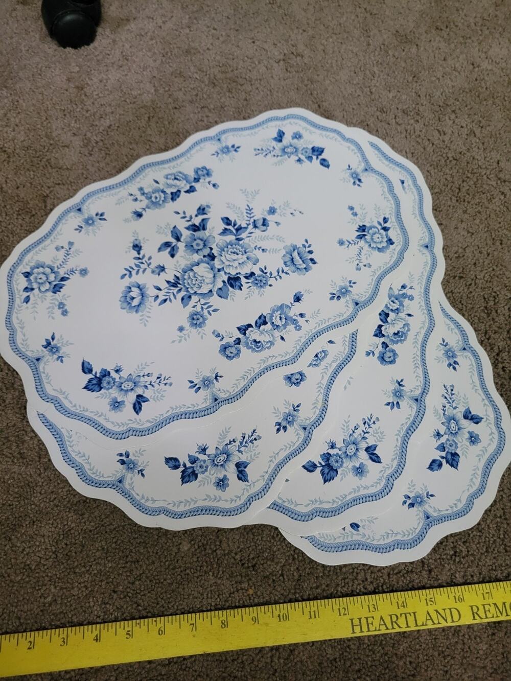 4 Kmart Vinyl Placemats Blue And White Oval Scalloped